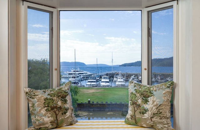 Orcas Island, Newhall House #284