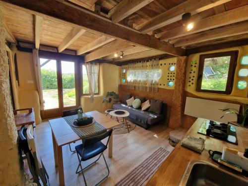 Organic and artistic home