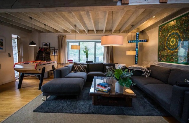 Original Port Isaac Cellar (40yds to beach). 2 x Parking. Dog friendly