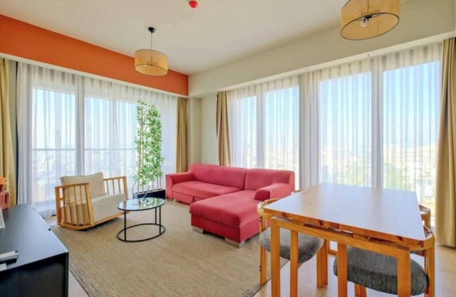 Orion - Modern 2BD Apt w/City View Pool & Parking