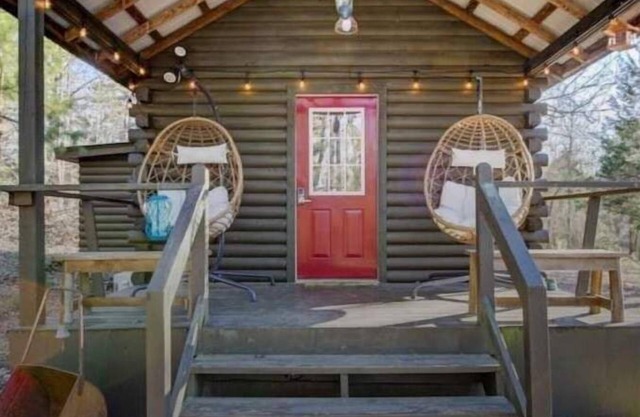 Ouachita Crystal Cabin in the Woods