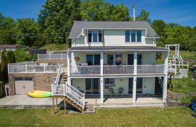 Our Happy Place: A Perfect Lakeside Family Retreat on Conesus Lake!