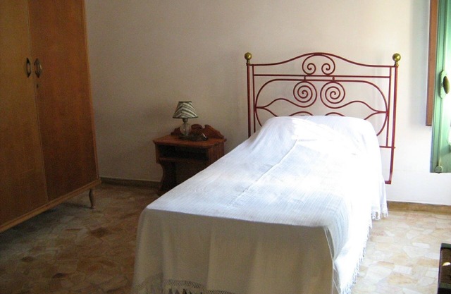 Outbuilding of an old villa 10 minutes from the sea: unit 1
