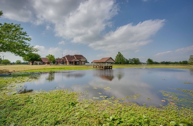 Outdoor Pool & Lake: Massive Texas Ranch Villa!