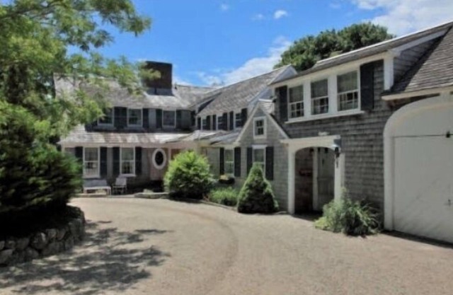 Overlooking Wychmere Harbor, 400 steps to beach, town & Nantucket ferry.n