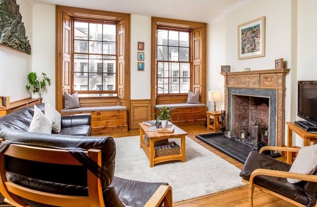 Overlooks historic Royal Mile , 166 High Street, Old Town. City Centre