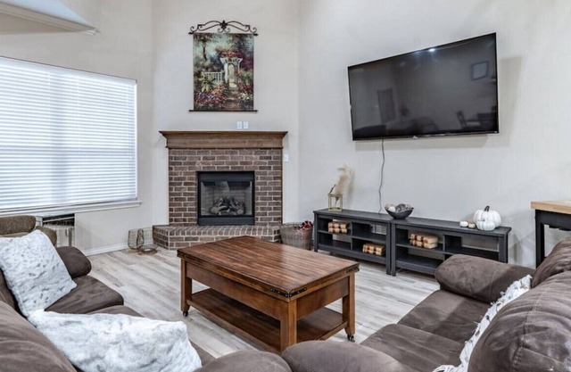 Overton Opulence - 3BR/3.5BA - EV Charger