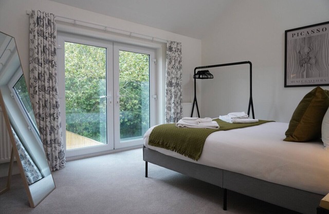 Oxford- Refurbished 4 bed -15 mins to centre