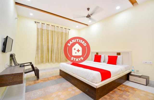OYO 42769 Vij Guest House