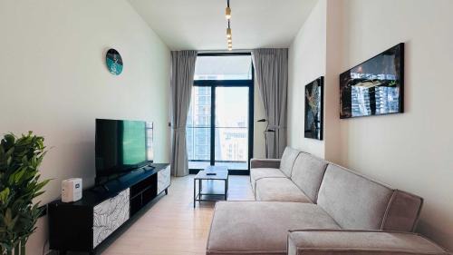 OYO HOME 1458 Premium 1bed Apartment In Jvc Be