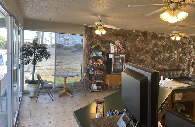 OYO Hotel Yuma AZ Desert Grove