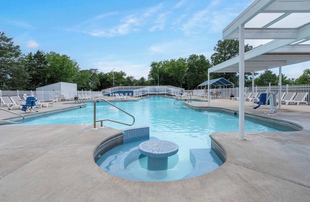Ozark Mountain Oasis - For 7!