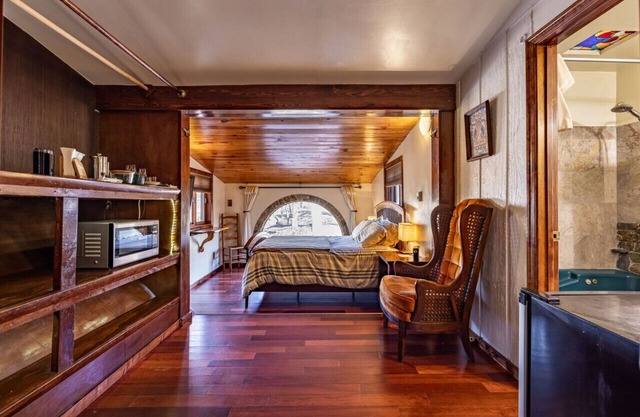 P · Suite Pea at White Lotus Eco Spa Retreat