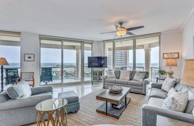 P1-0707 3B Gulf View Condo with Great Deals - Sleeps 10