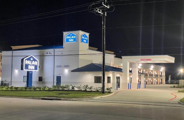 Palace Inn Blue - Garth Rd