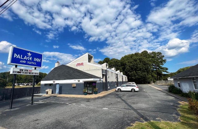 Palace Inn & Suites - Newport News/Jefferson Ave