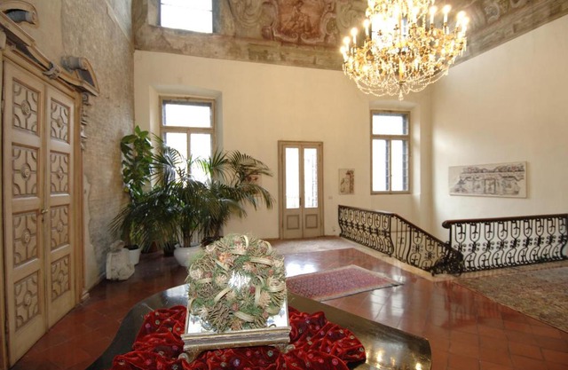 Palazzo Arrivabene B&B