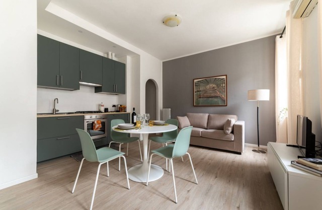 Palazzo Tarasconi Petrol Color Apartment
