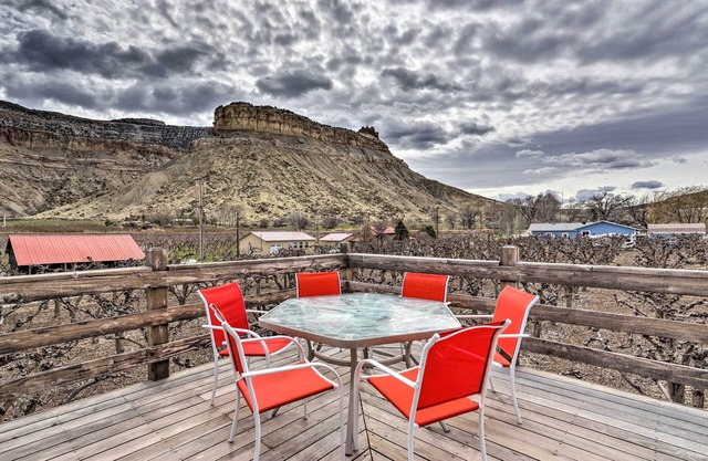 Palisade Cottage on Orchard - Hike, Bike + More!