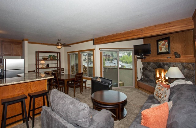 Palisades Tahoe Ski Condo # 11 - Remodeled 2 BR, Walking Distance to Lifts & Village