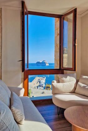 Pallazzo Dei Miracoli - Luxe 3BR apt Sea & Old Port Terrace View