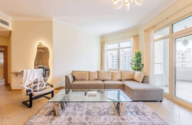 Palm Jumeriah - 4 Bedroom Apt - Beachfront Living