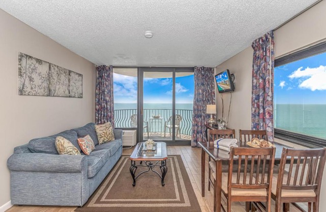 Palms 1006