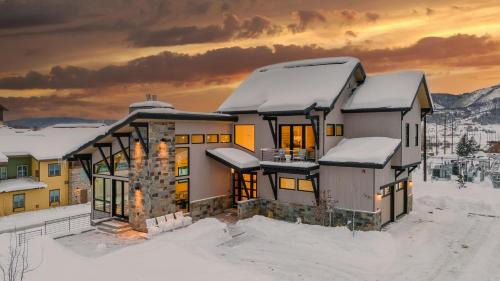 Palomino Chalet