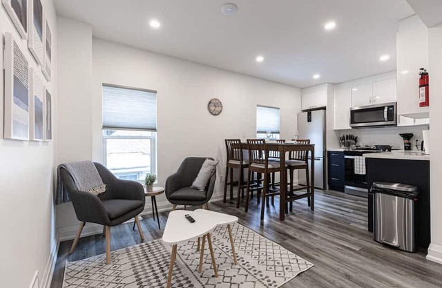 Pandora · 2BR+Office+Wifi +Washer +Dryer +Parking +TVw/Prime