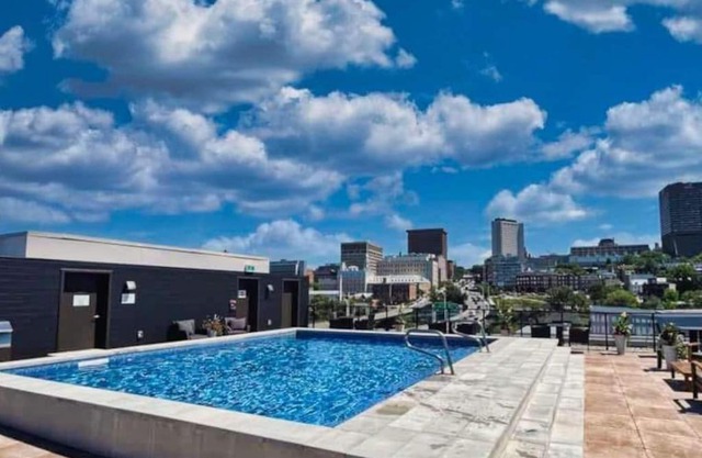 Panorama Penthouse- piscine, gym et vue sur Québec