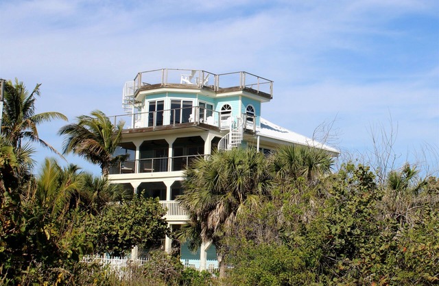 Panoramic Ocean Views, Sleeps 10, Heated Pool