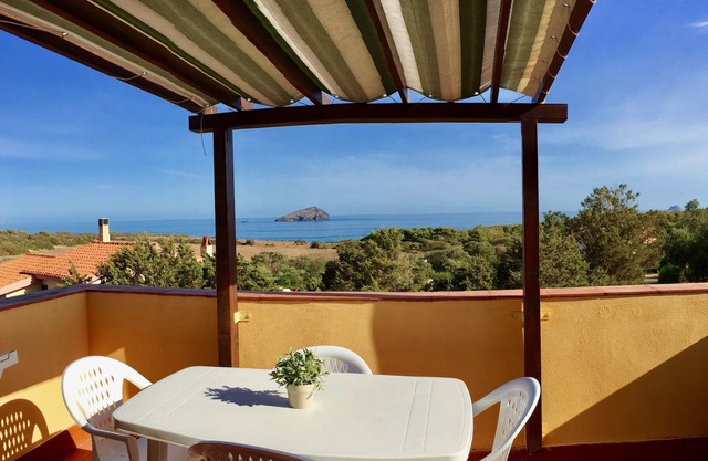 PANORAMIC two-room apartment with terrace overlooking the sea - Sardinia