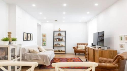Panoramic View Apartment in the Heart of Fira