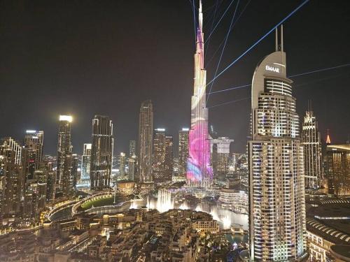 *Panoramic Views Of Burj Khalifa and Fountain*