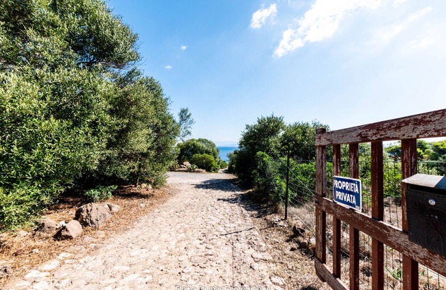 PANORAMIC VILLA WITH PRIVATE ACCESS TO THE SEA CIN IT111071C2000P5048