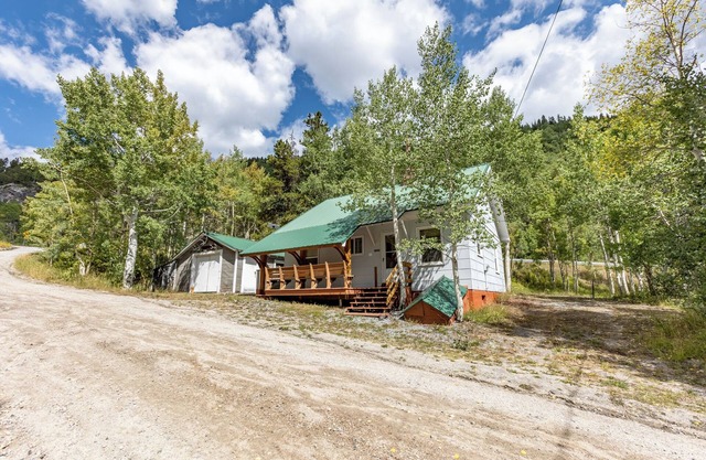 Papa's Cottage- Dog Friendly- Close to Monarch