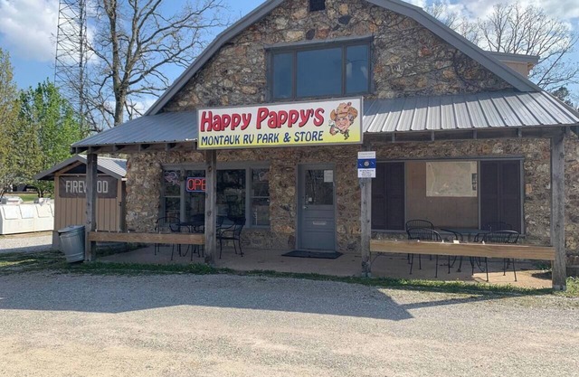 Pappy’s Trout Lodge - 0.5 Miles from Montauk