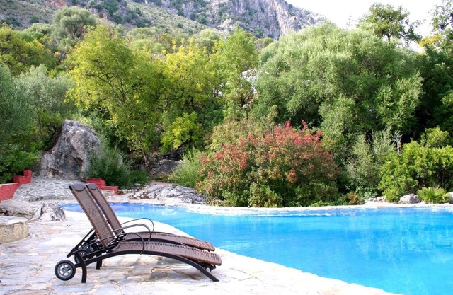 'Paraíso Escondido 1' with Mountain View, Pool, Wi-Fi & Garden