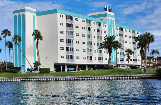 Paradice on the Intracoastal Waterway, Imperial Point 2/2 Waterfront Condo.