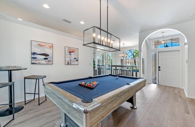Paradise Escape Luxury Pool w/Game Room Close to All! Minutes to Beach n