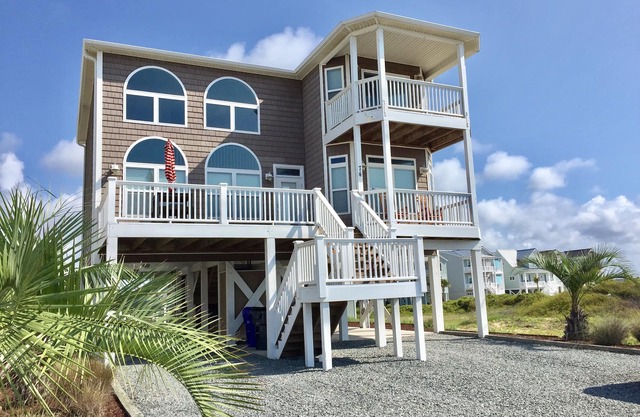 Paradise Found Pvt Pool , 3 Kings, Linens & Golf Cart inc for weekly stays.