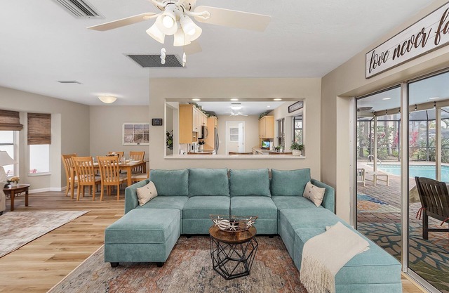 Paradise In The Cape with Private Heated Pool Plus Gulf & Beach Access