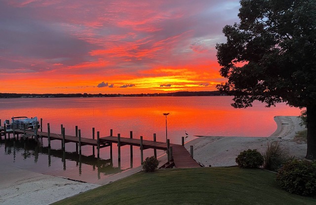 Paradise point- beach front/dock/kayak/fishing