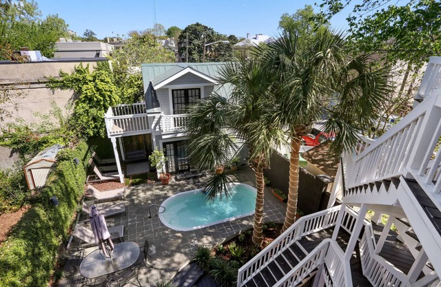 Paradise Restored: 6 Suites + Private Swimming Pool!