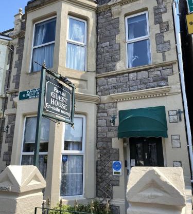 Parasol Weston Guest House
