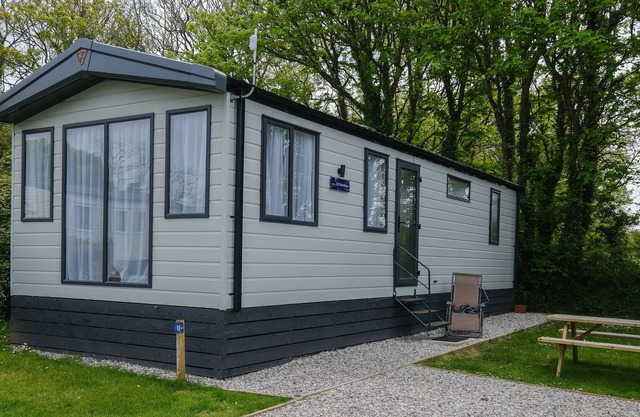 PARBOLA 11, pet friendly, with pool in Gwinear