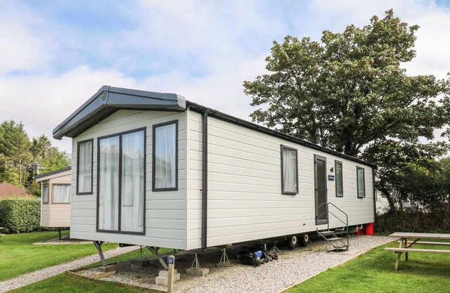 PARBOLA 26, pet friendly, with pool in Gwinear