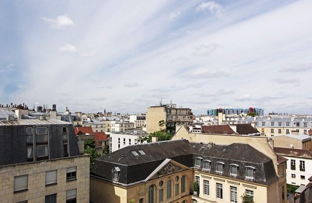 Parisian Stylish & Modern - 1BR in Marais, Rooftop Views