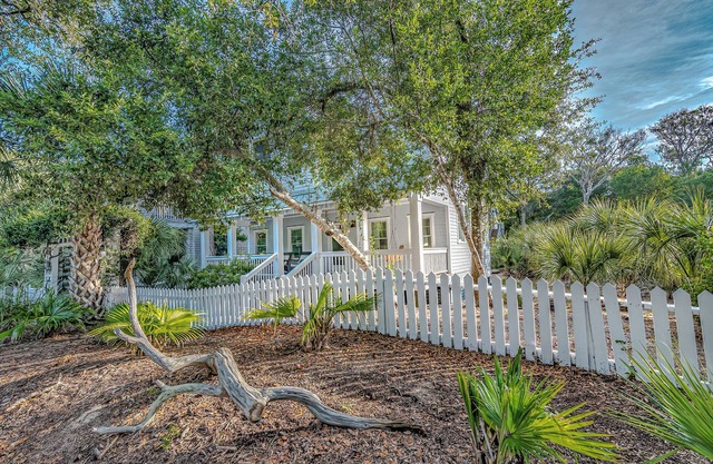 Park Place: On The Commons Park in Cape Fear Station, Walk to East Beach