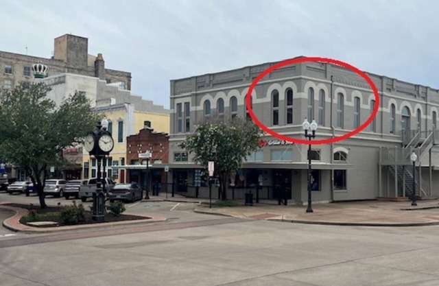 Parker101:Downtown Bryan on Main St, King Bed